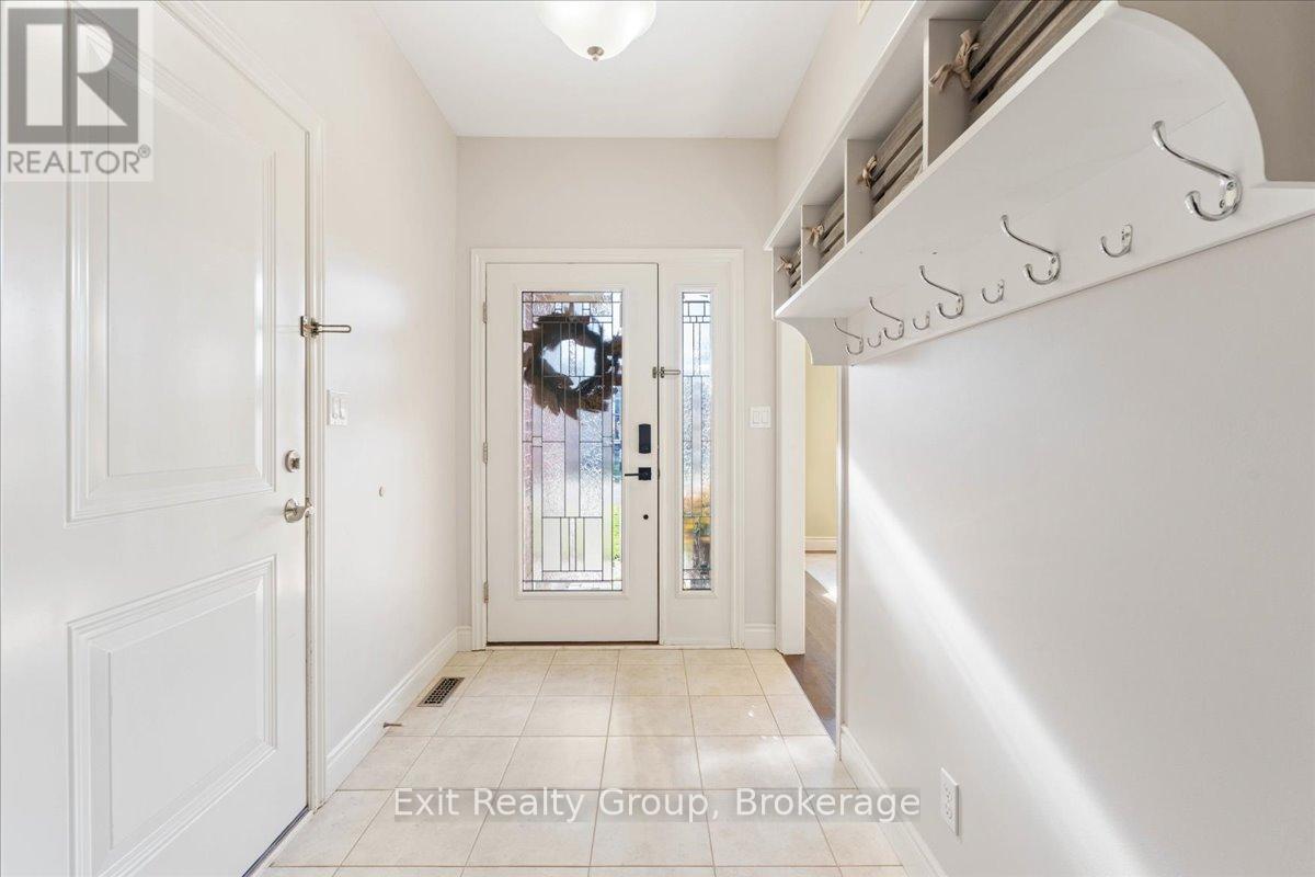 14 CAVENDISH DRIVE - Photo 4