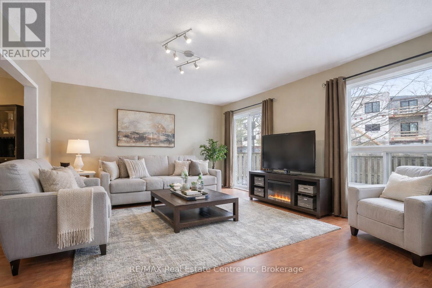 38 - 210 DAWN AVENUE