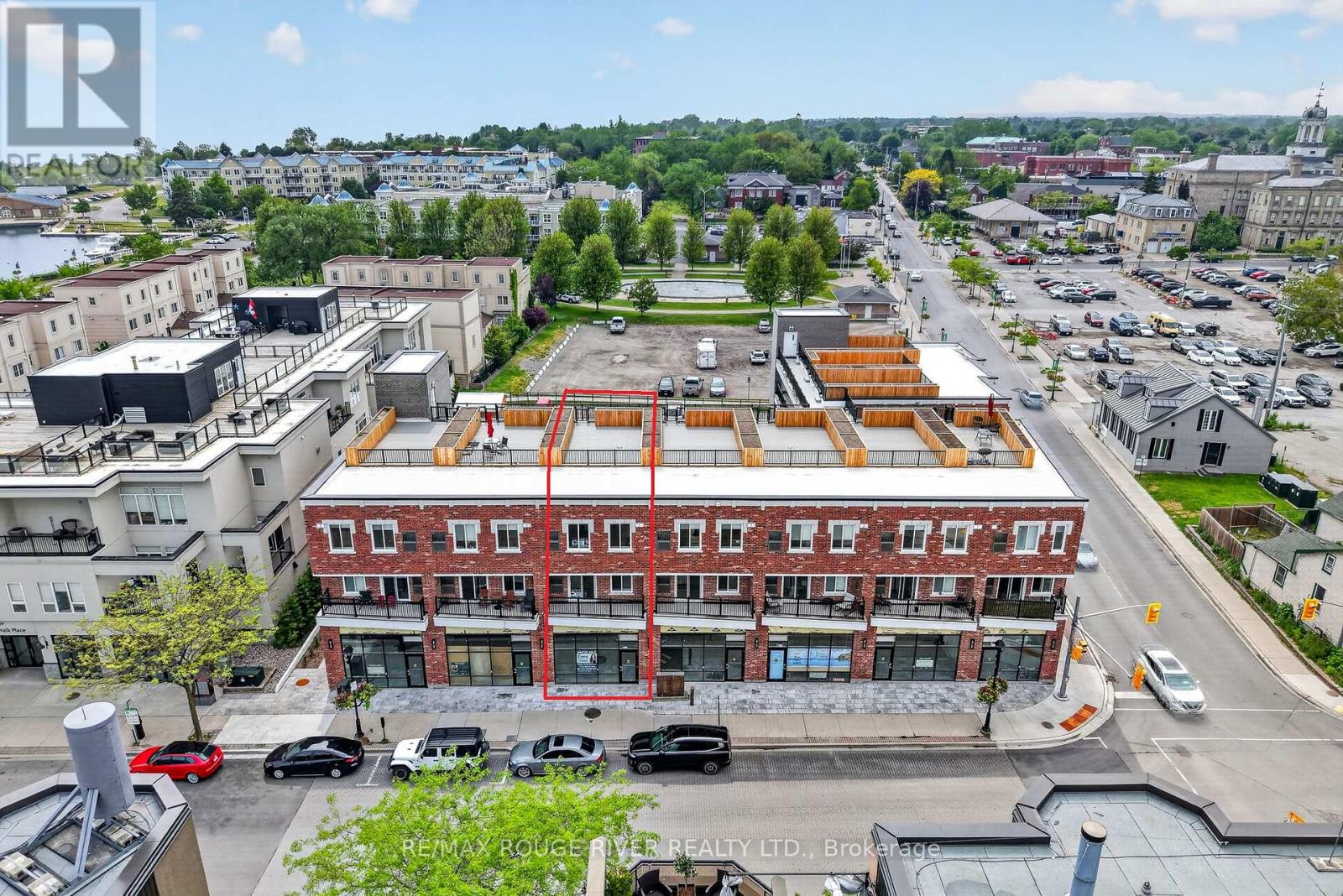 108, 208, 308 - 185 DIVISION STREET
