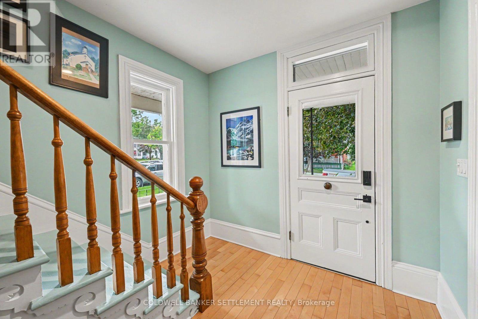 46 BROCK STREET S