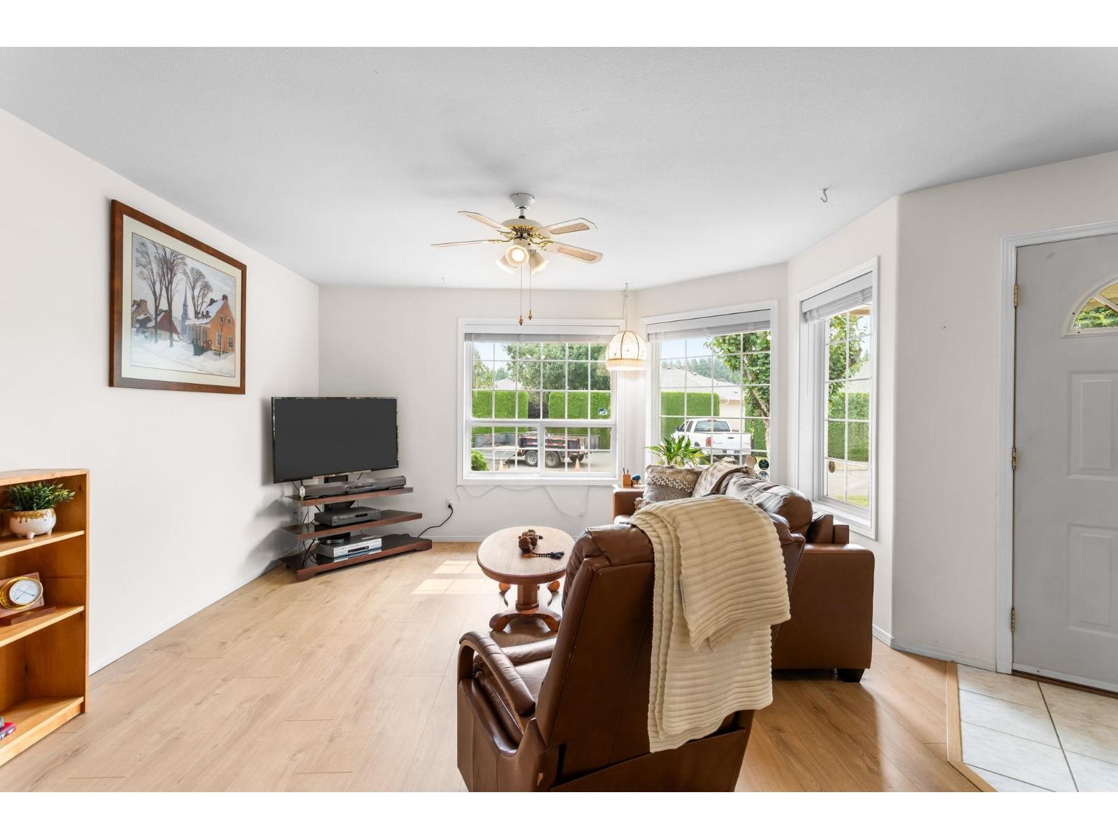 10 7292 ELM ROAD, Agassiz