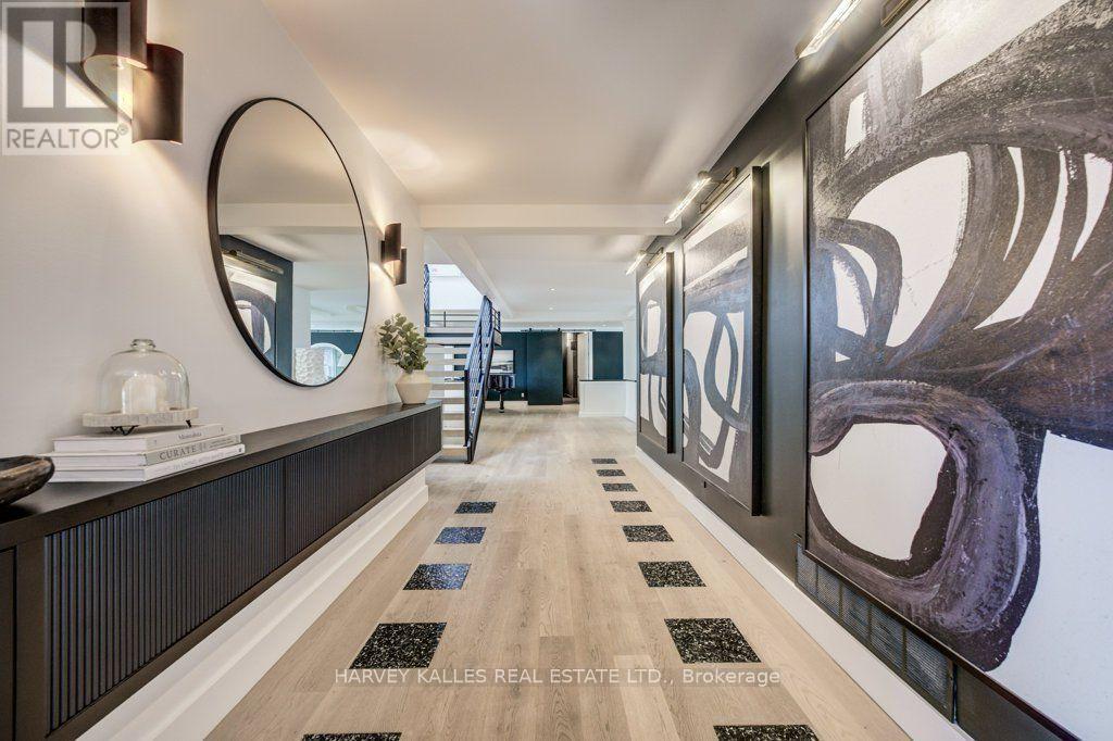8 WESTGATE WALK