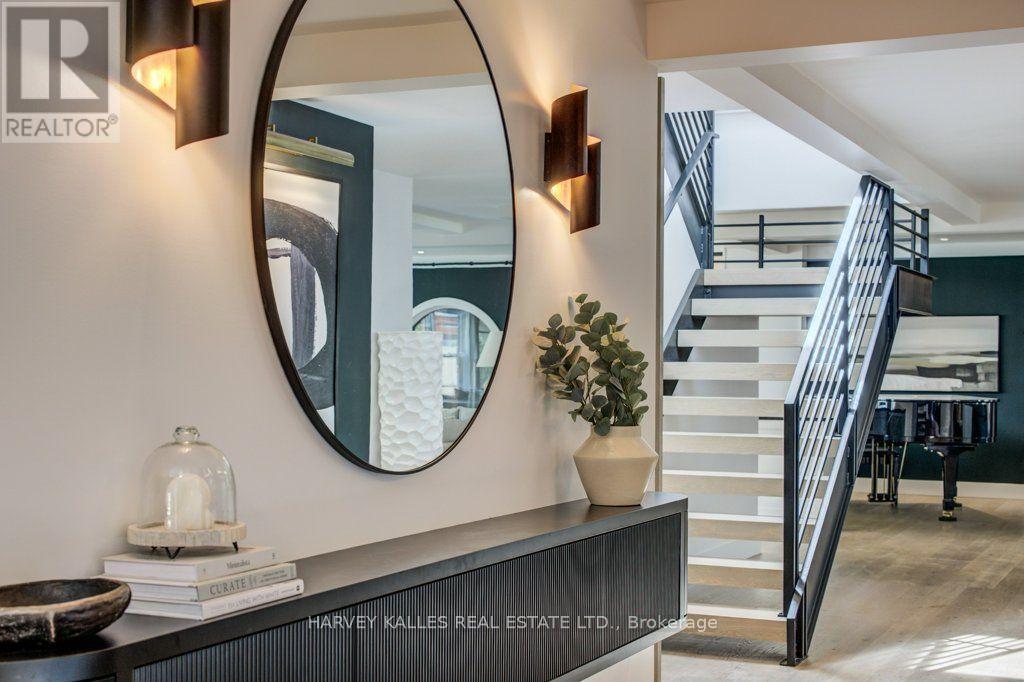 8 WESTGATE WALK