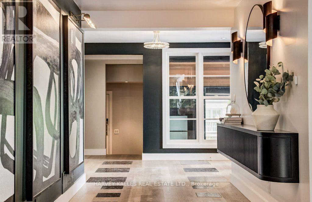 8 WESTGATE WALK