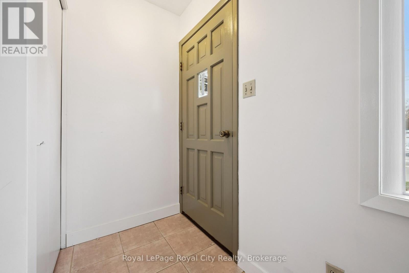 37 KENWOOD CRESCENT