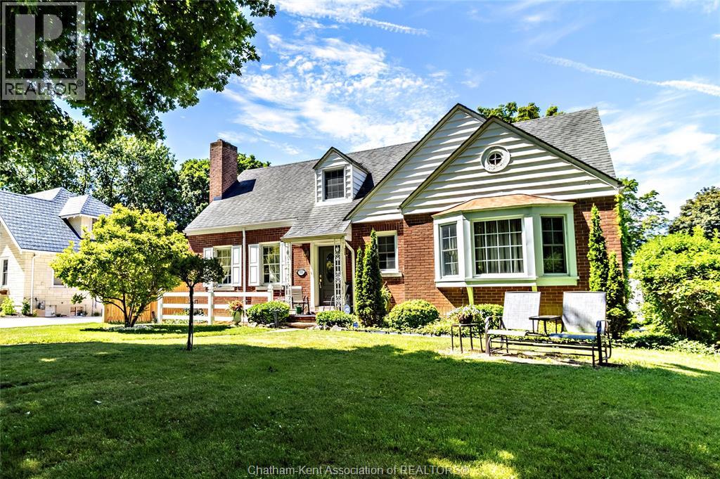 310 VICTORIA AVENUE - Photo 2