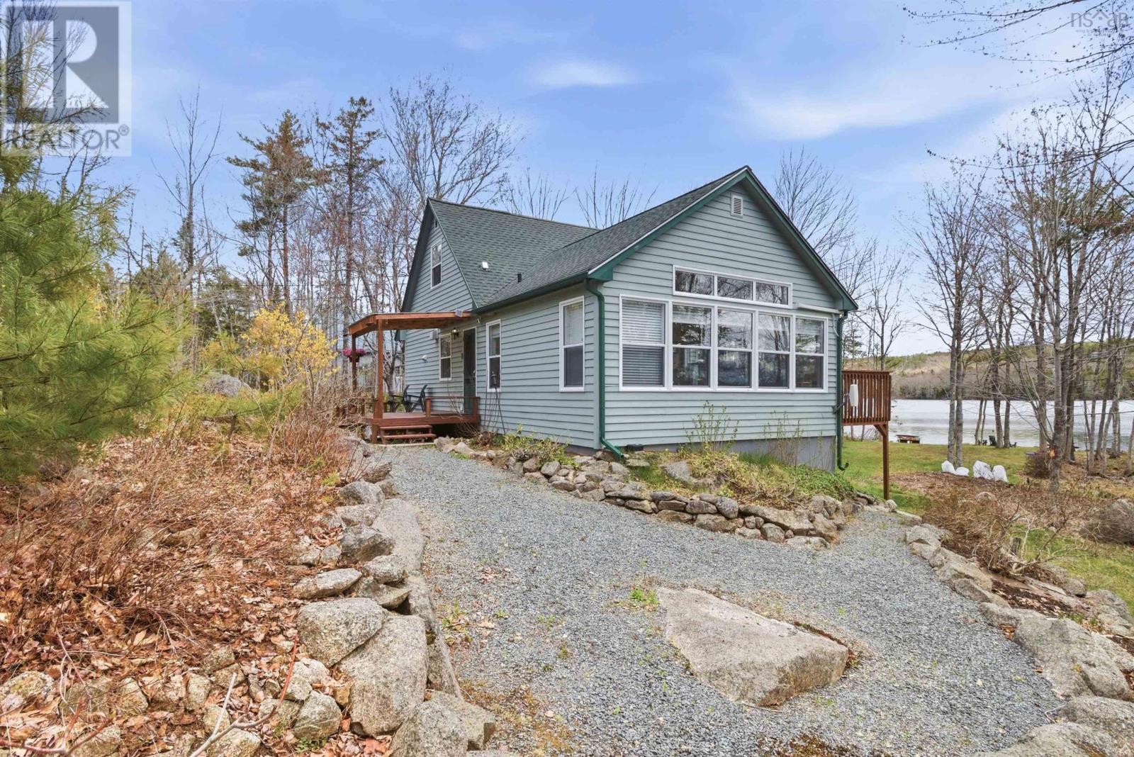 744 Pioneer Drive - Photo 4