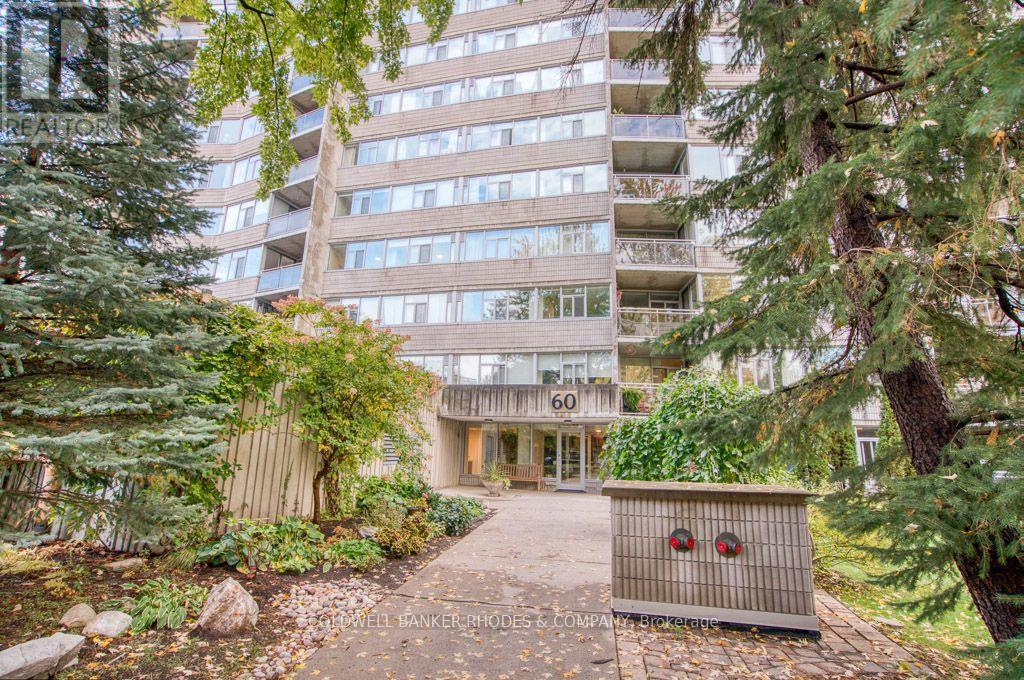 405 - 60 MCLEOD STREET