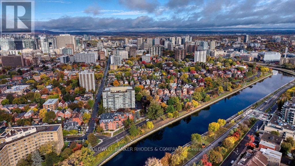 405 - 60 MCLEOD STREET