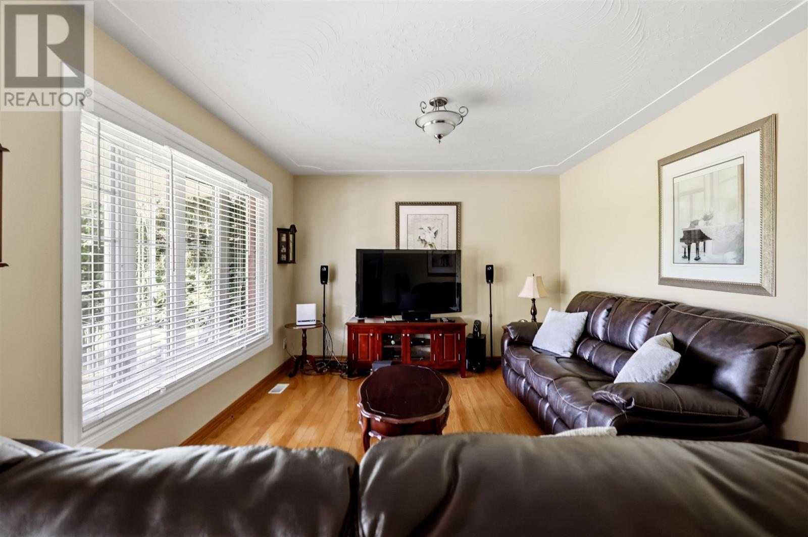 382 Nixon RD