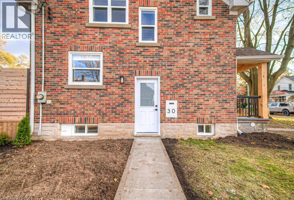 30 DUNBAR Road S