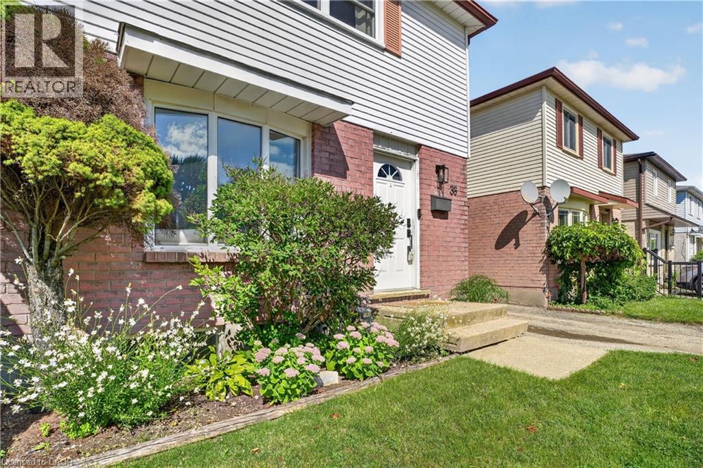 38 MEADOW WOODS Crescent