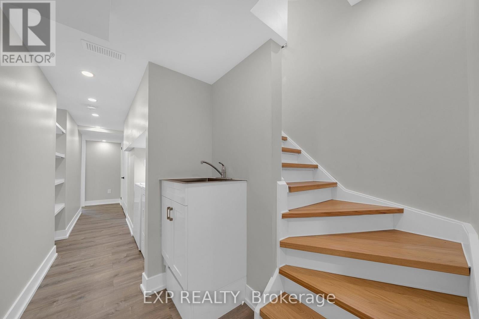 25 LA CASSANDRA BASEMENT DRIVE