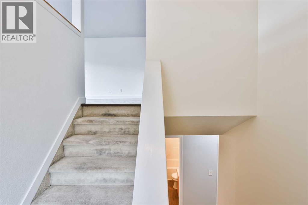 4, 304 Highlands Boulevard W
