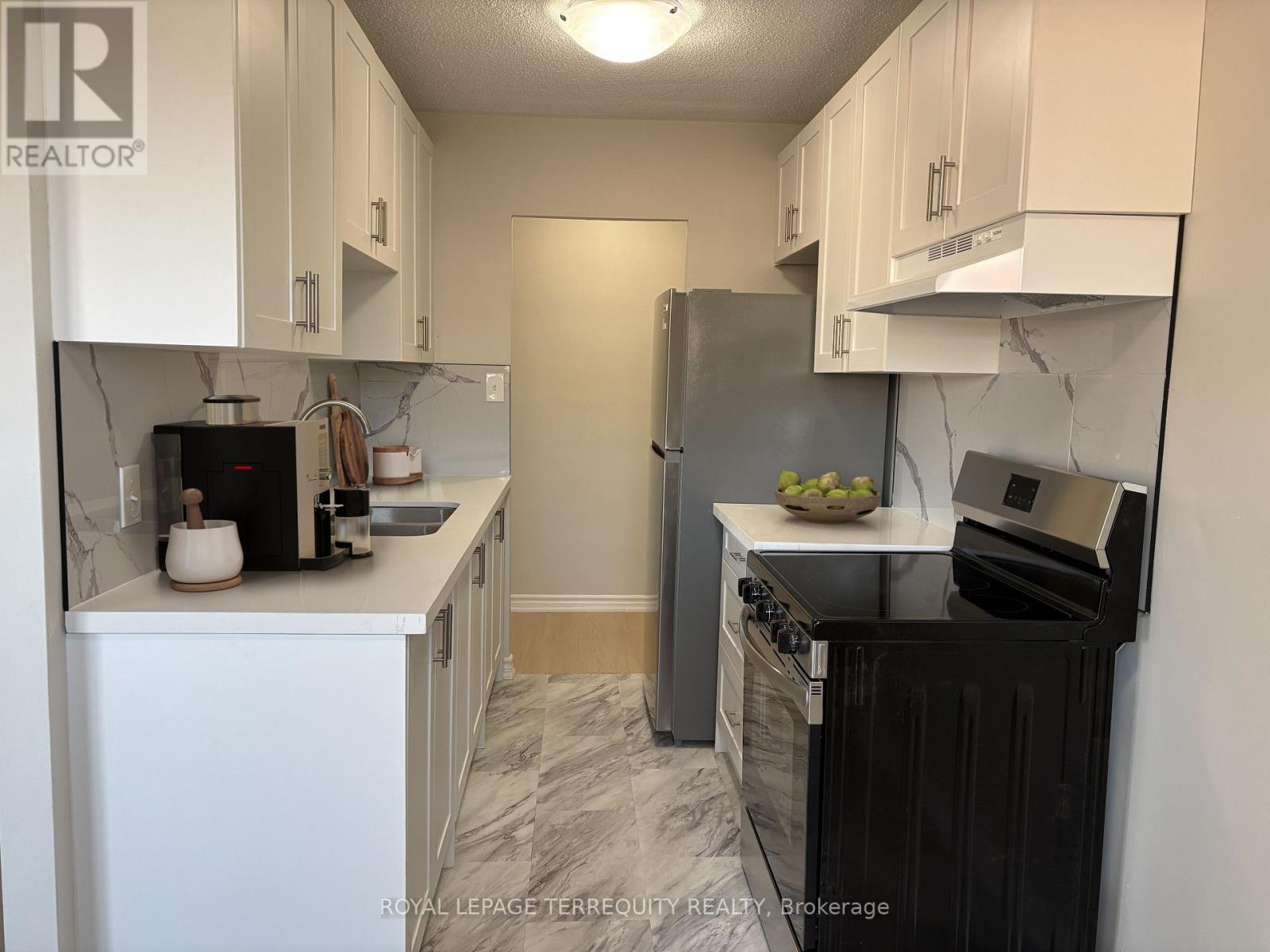302 - 200 PARK ROAD N