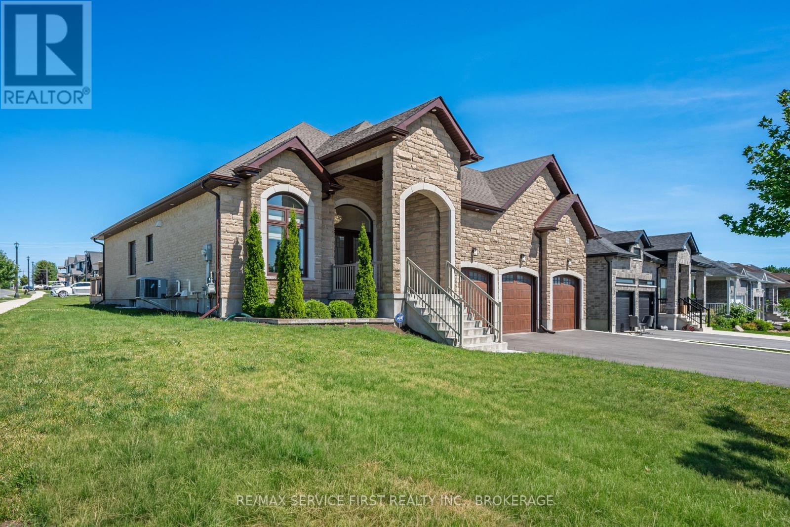 636 MANDARA DRIVE