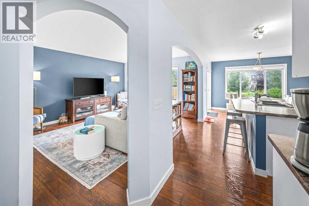 43 Cougar Ridge Bay SW