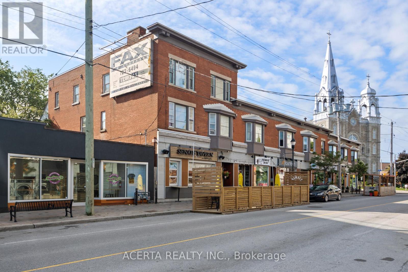 1008 WELLINGTON STREET W