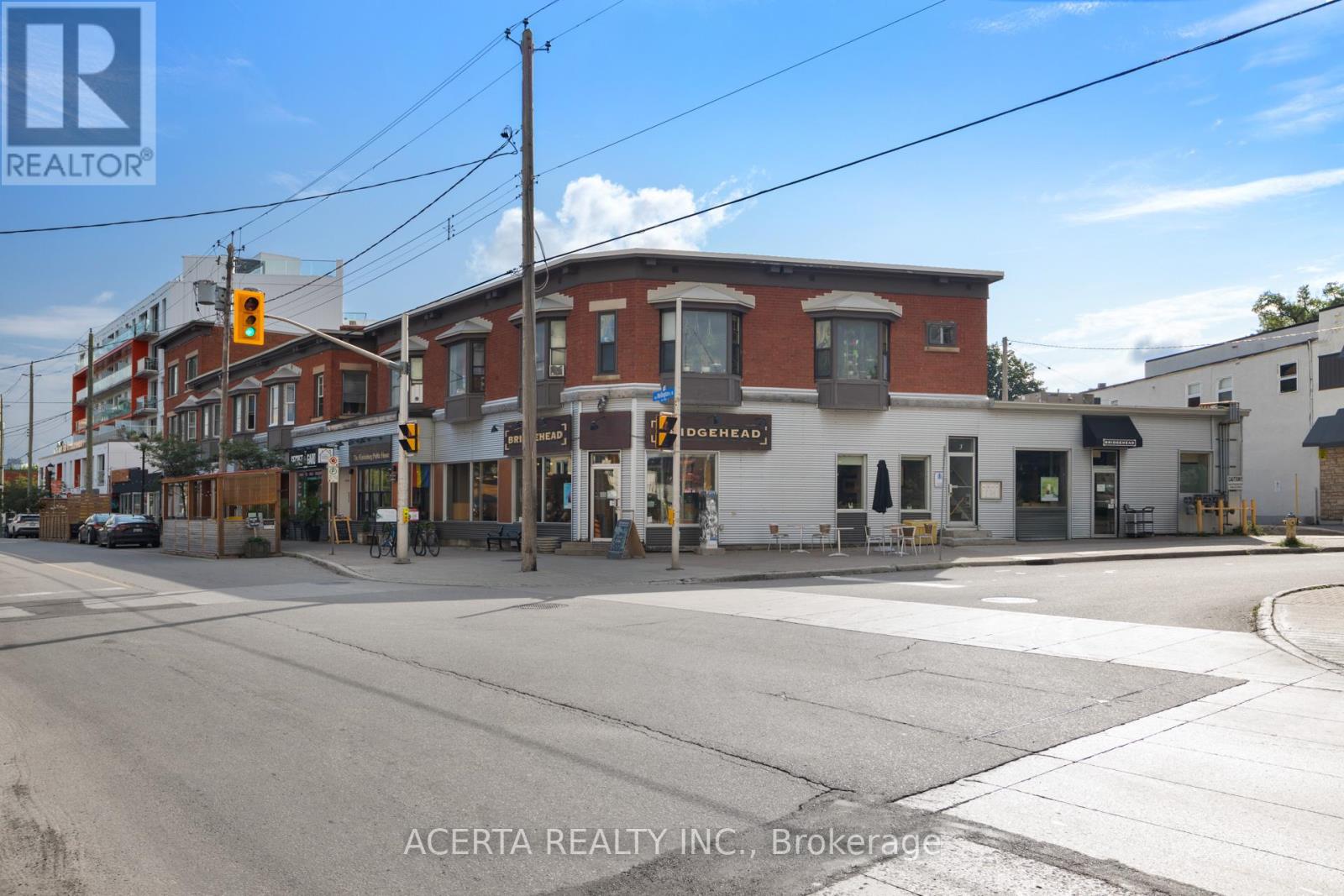 1008 WELLINGTON STREET W