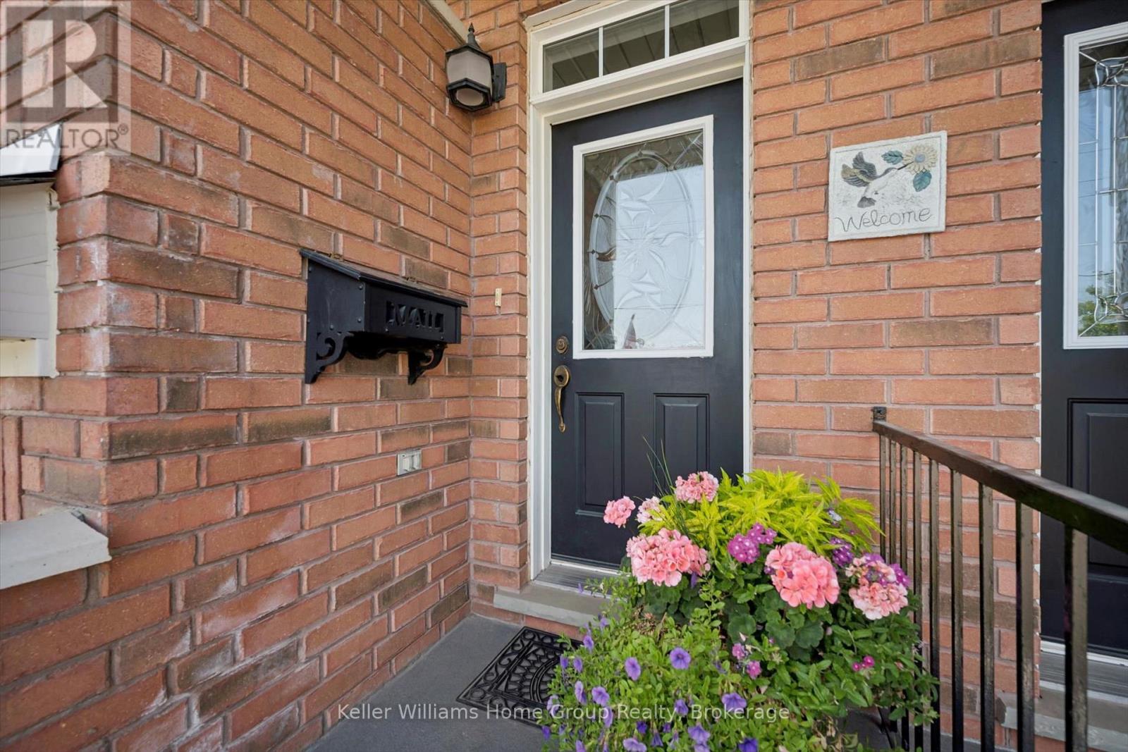487 ST ANDREW STREET E