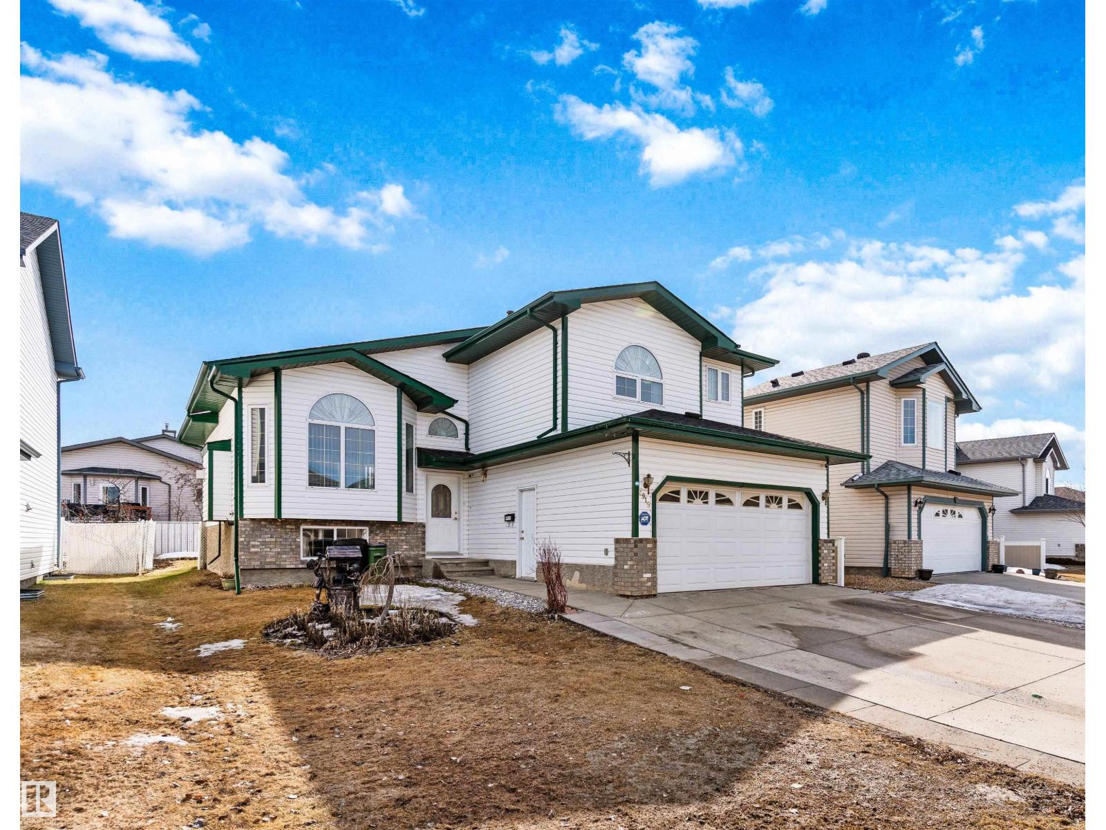 2915 151A AV NW