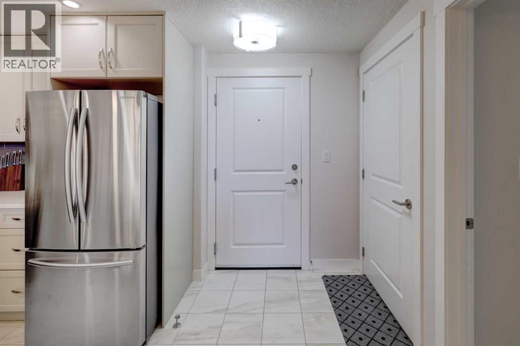 604, 32 Varsity Estates Circle NW