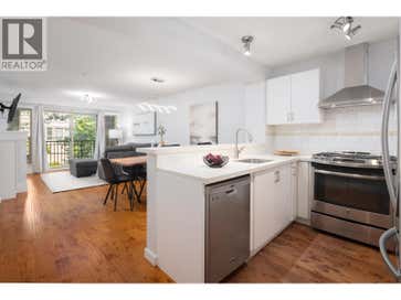 301 2958 SILVER SPRINGS BOULEVARD Coquitlam BC V3E 2R9