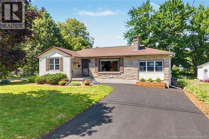 18 Floral Avenue, Fredericton, NB E3A 1K7