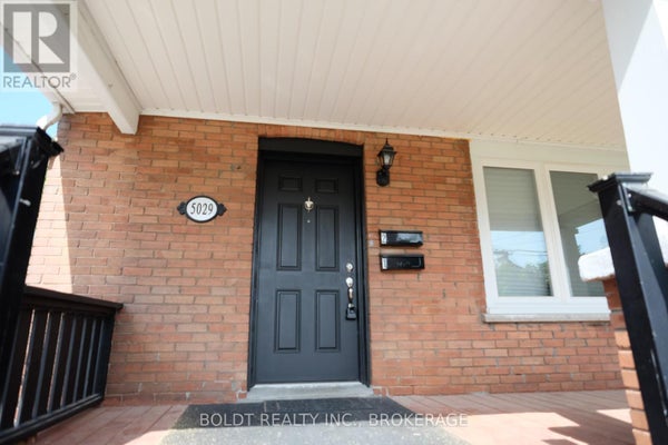2 - 5029 4 Ave, Niagara Falls (Cherrywood), ON 2
