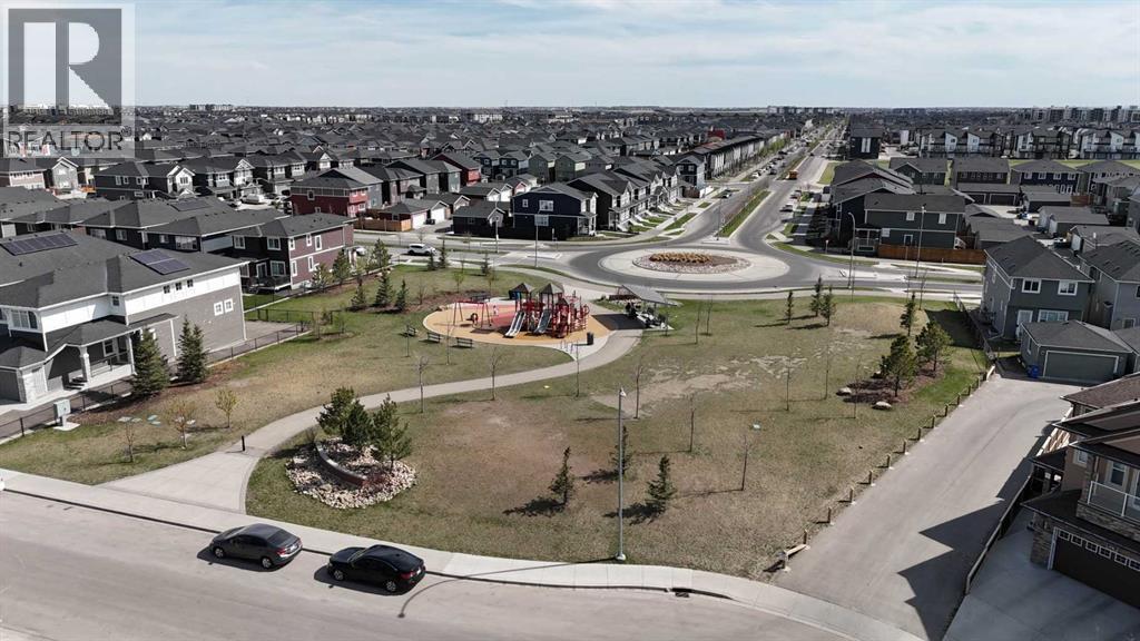 19 Red Sky Gardens NE