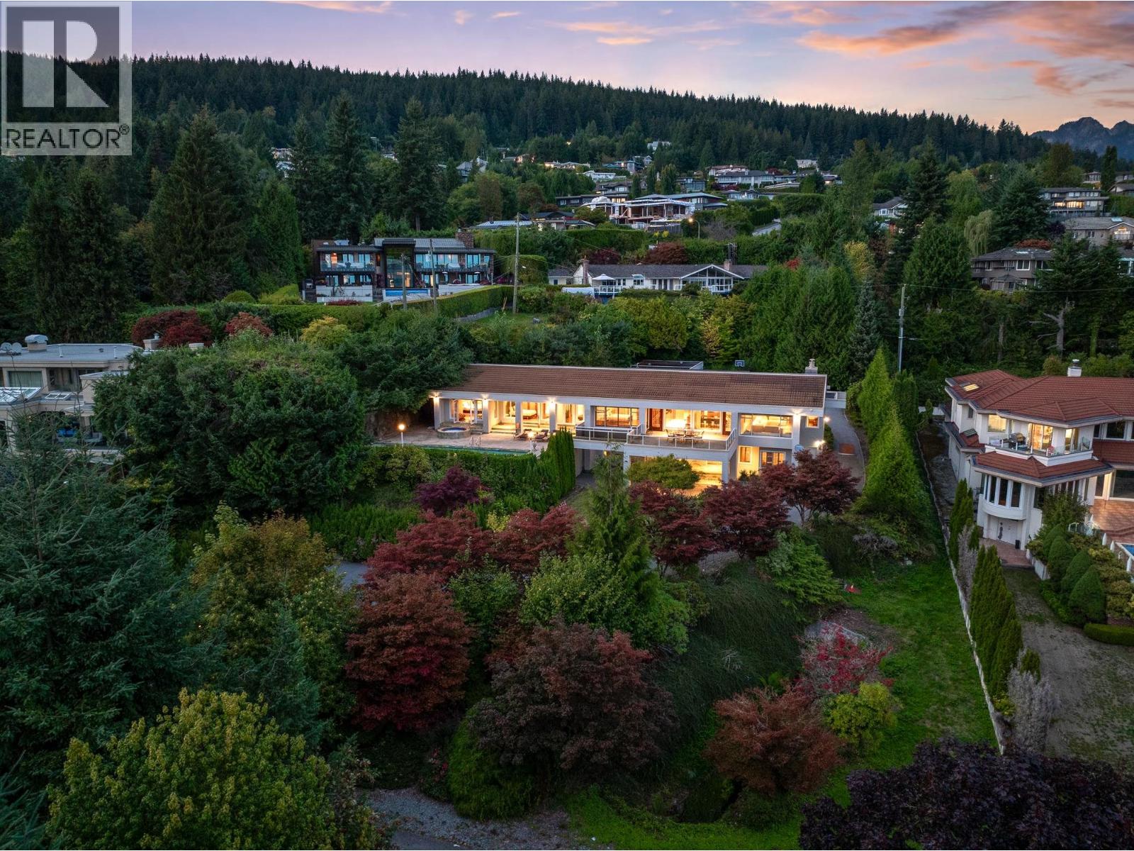 1035 KING GEORGES WAY