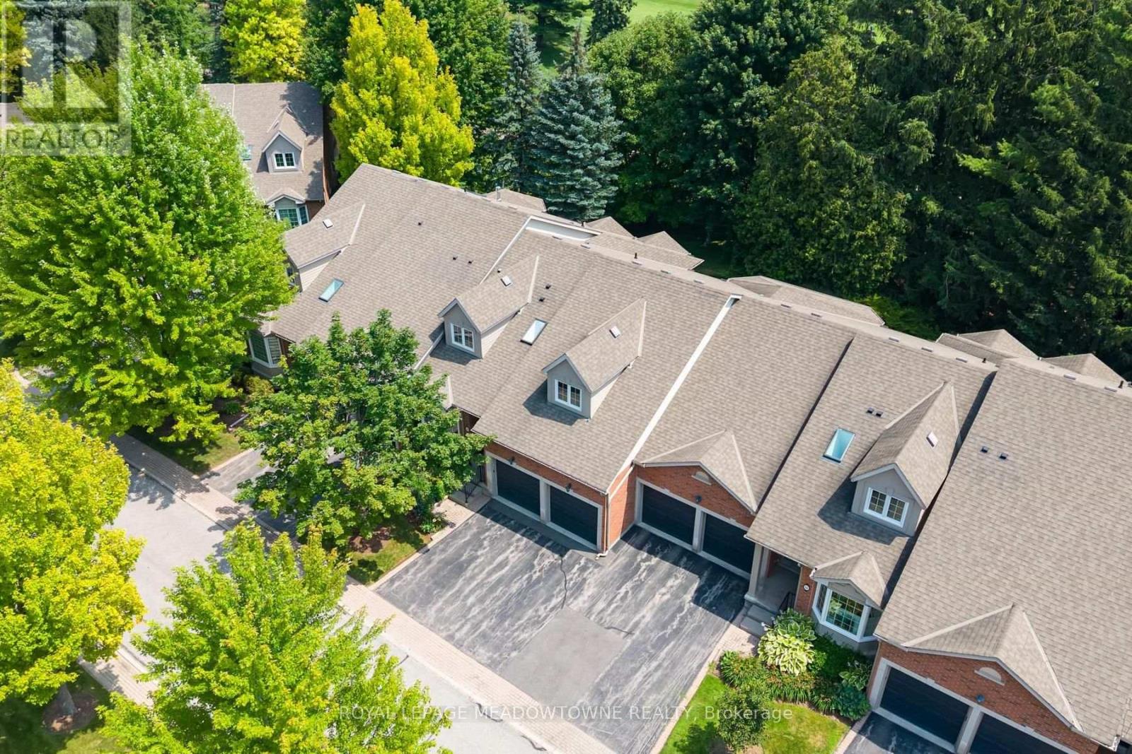 12 FAIRWAY LANE