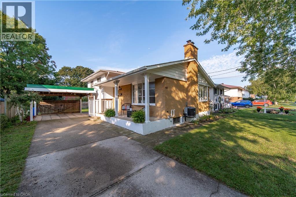 44 BRENTWOOD Drive
