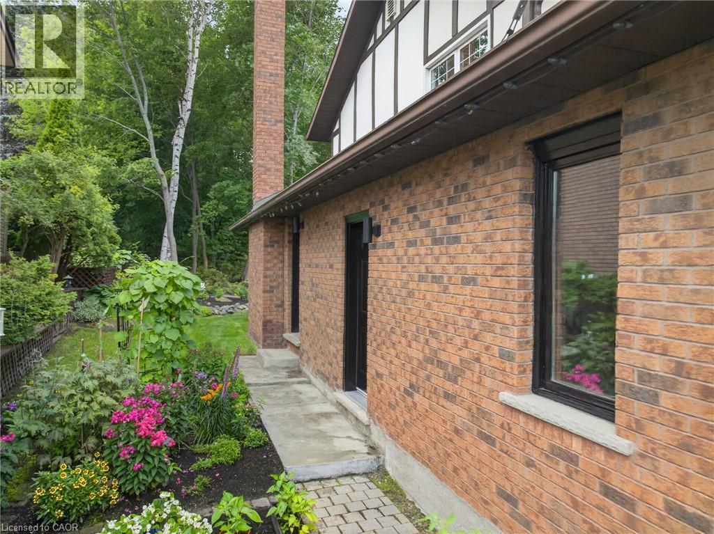2023 LATIMER Crescent