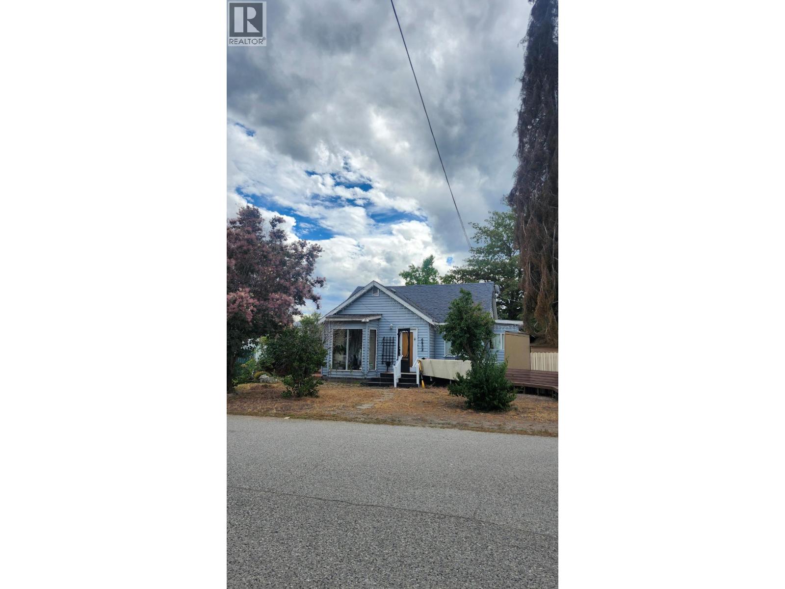 4433 4th Street