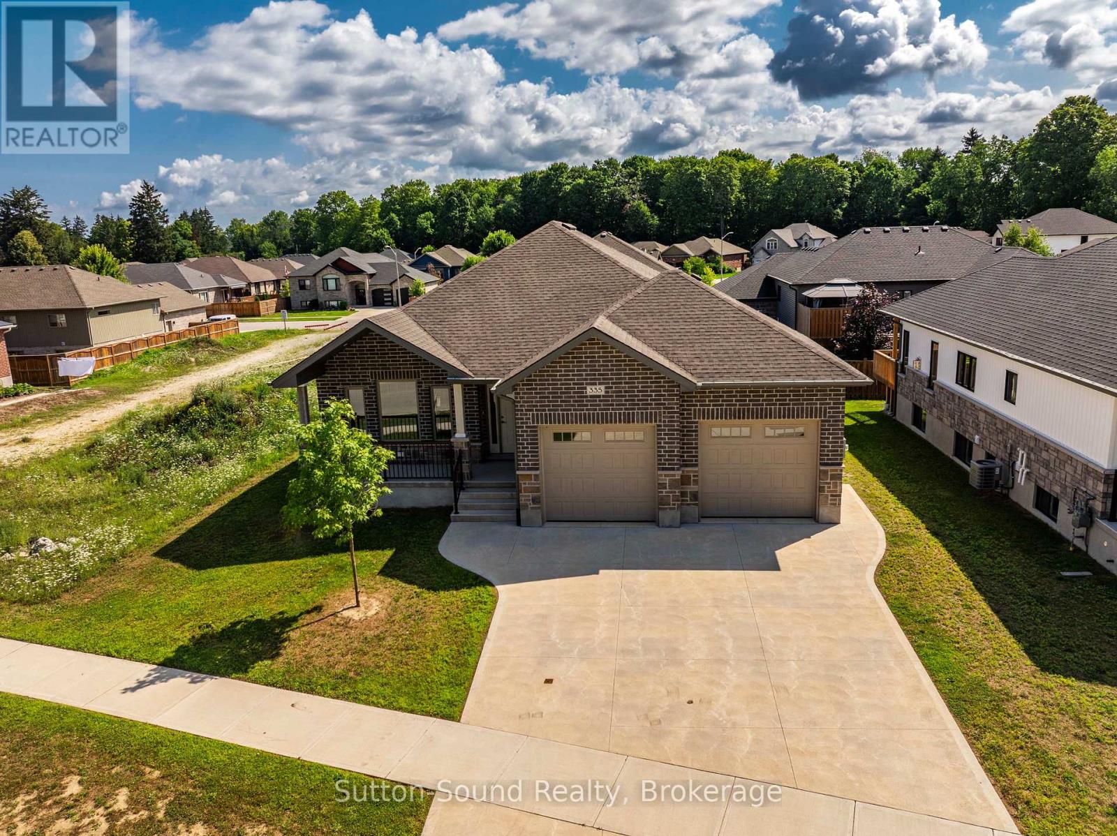 335 6TH AVENUE W