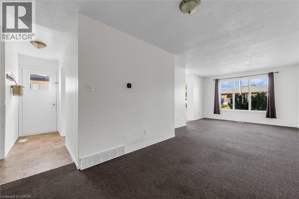 16 CRYSTAL Court