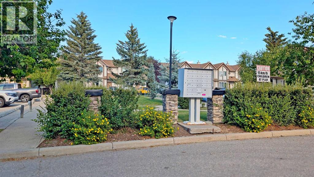 12 Shawbrooke Court SW