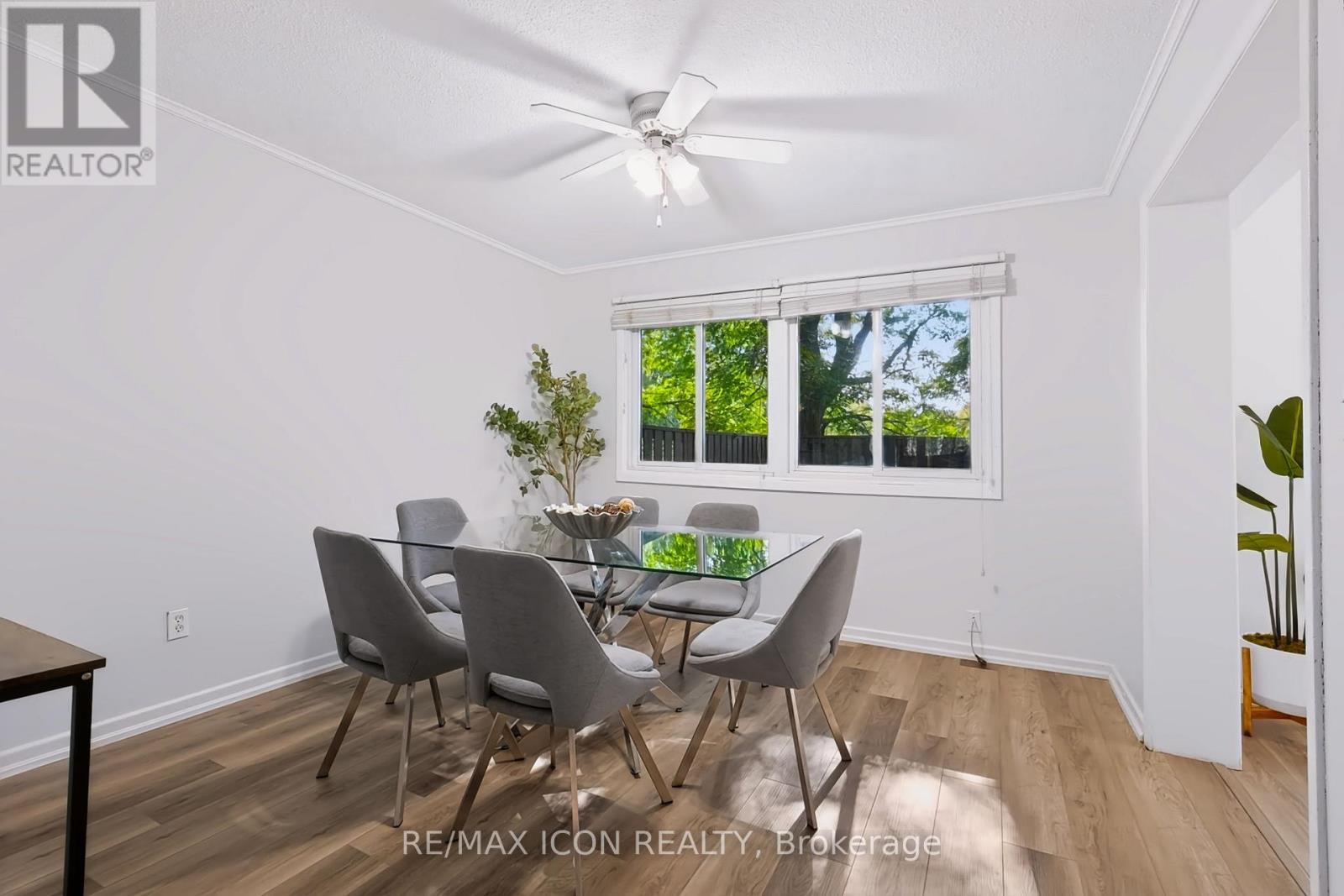 102 - 121 UNIVERSITY AVENUE E