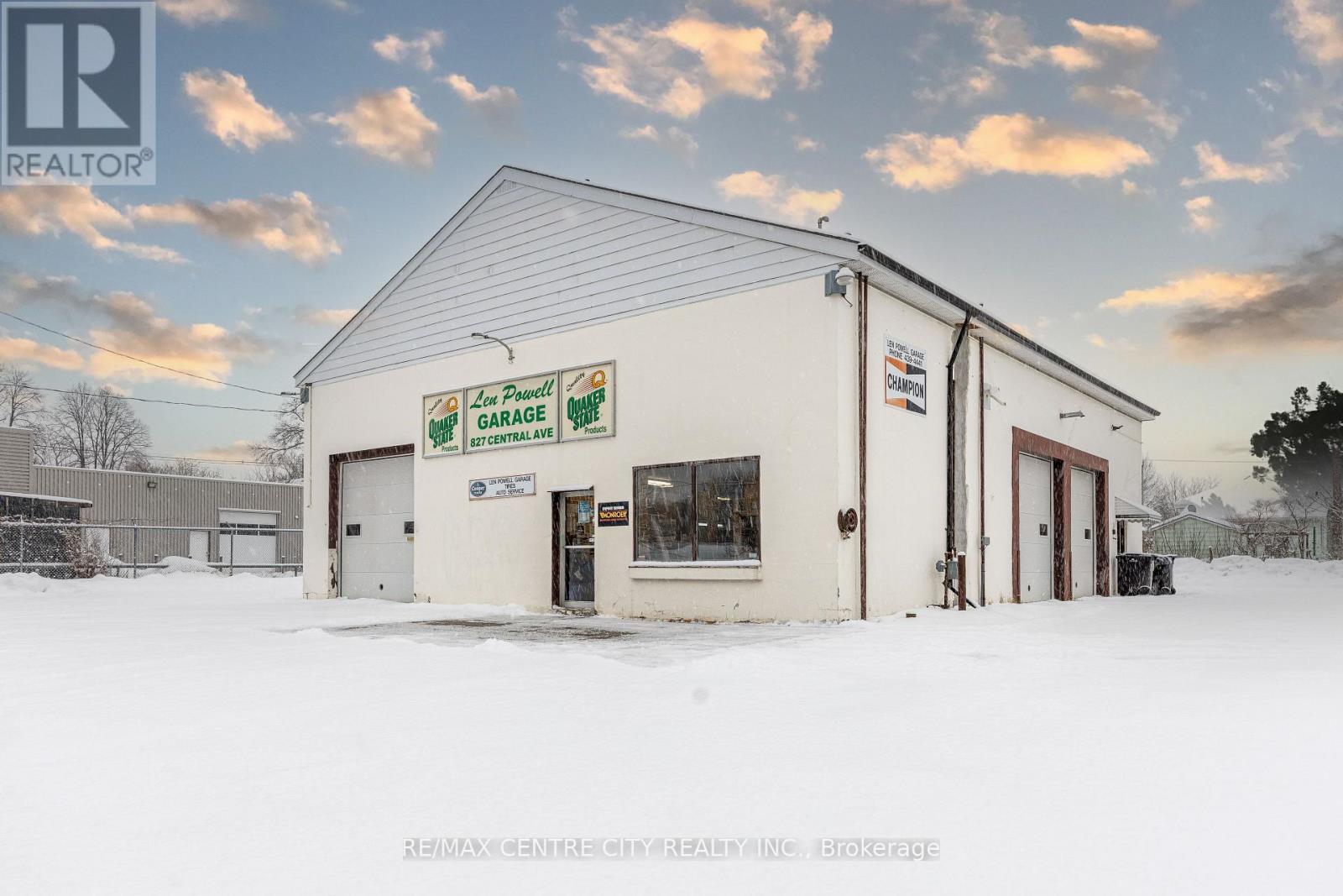 827 CENTRAL AVENUE