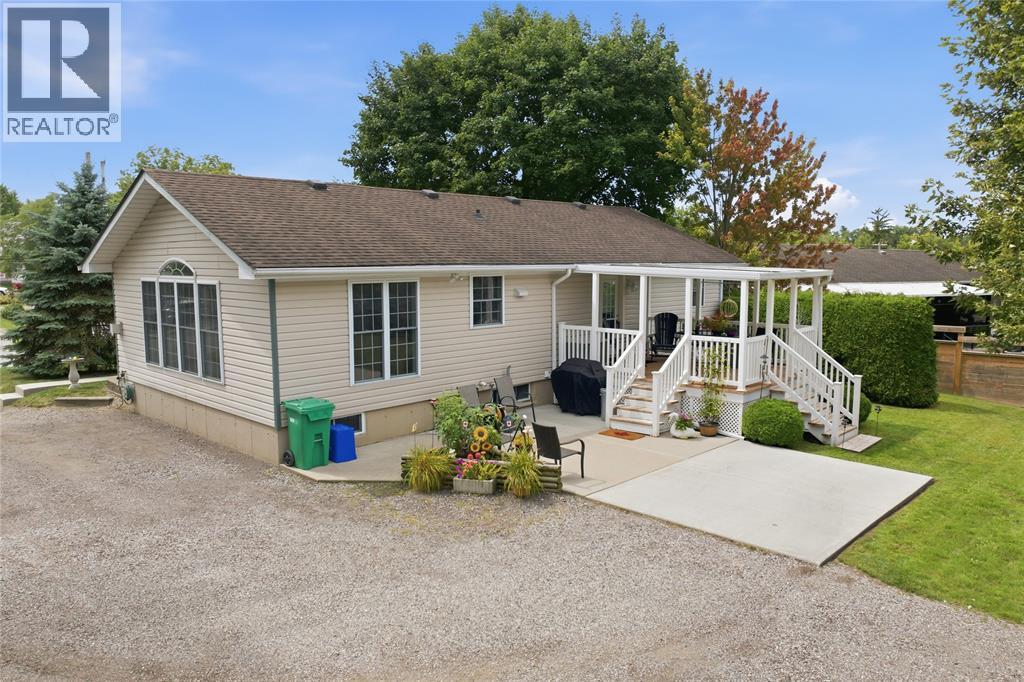 4322 PETROLIA LINE - Photo 3