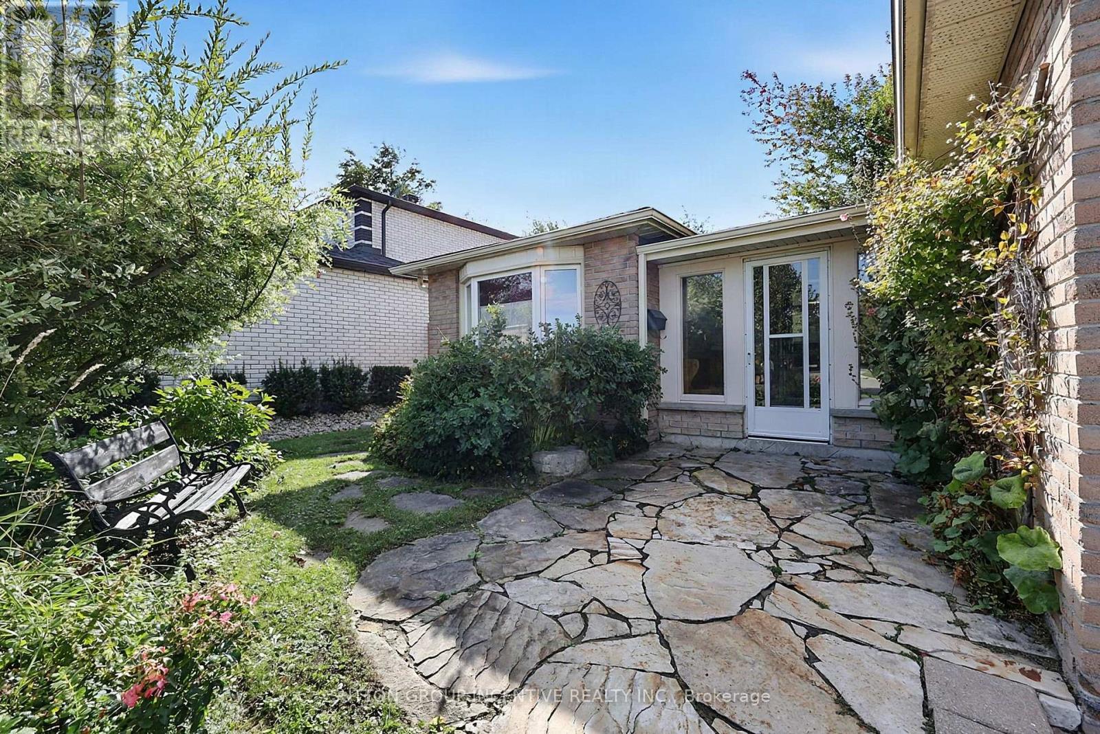 38 TRILLIUM CRESCENT