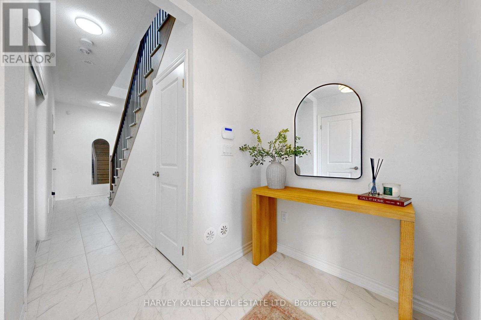 32 MEL IRVING DRIVE