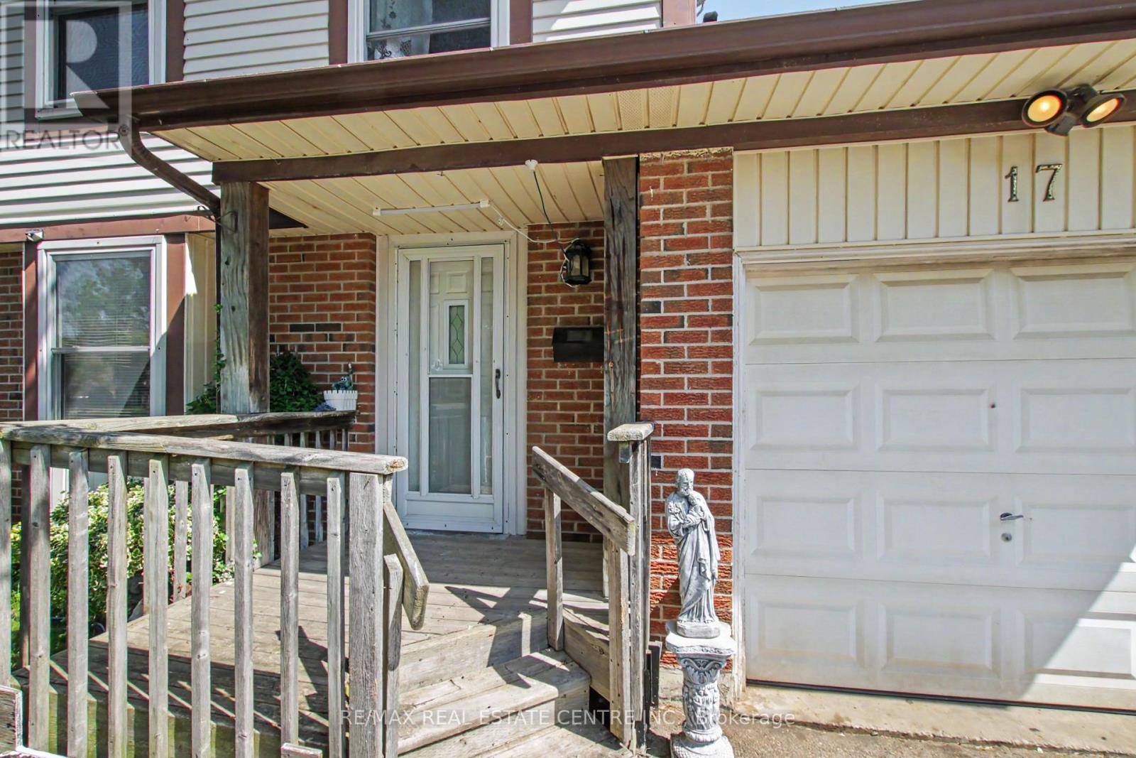 17 HALLMARK STREET