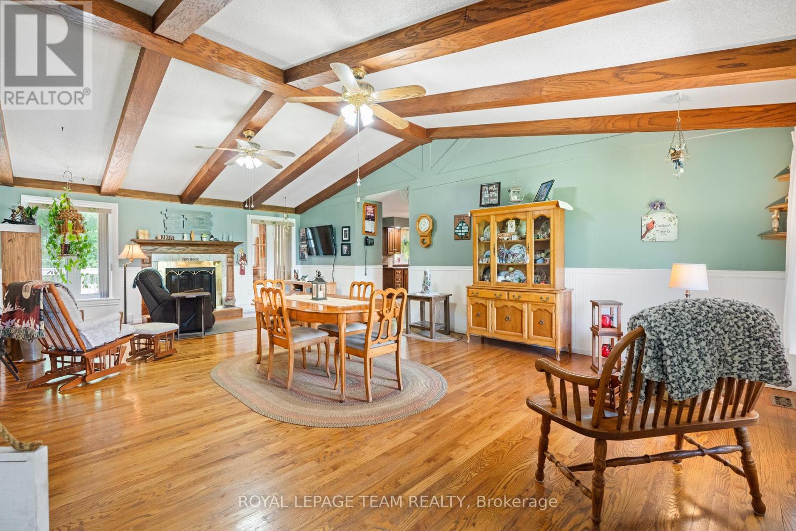 3245 WALLACE ROAD