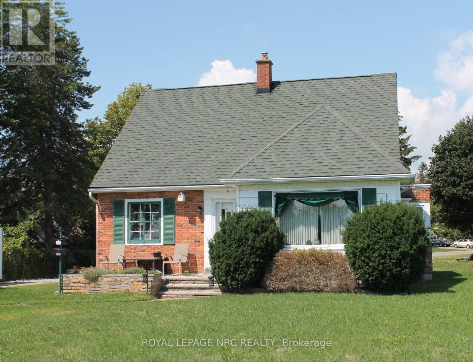 19 LAKESHORE ROAD