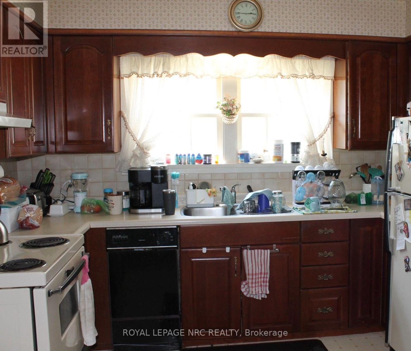 19 LAKESHORE ROAD