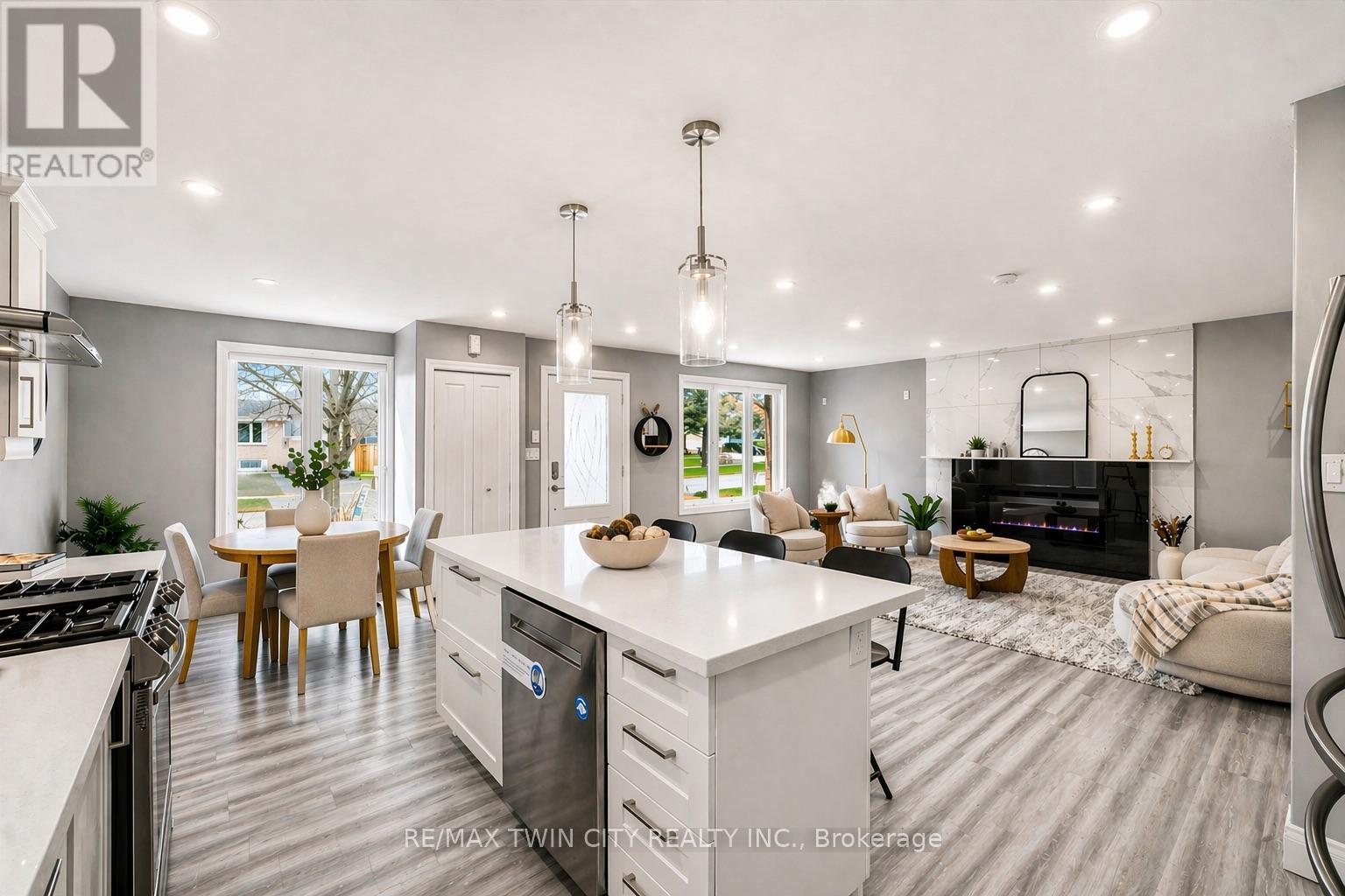 86 CARLYLE DRIVE