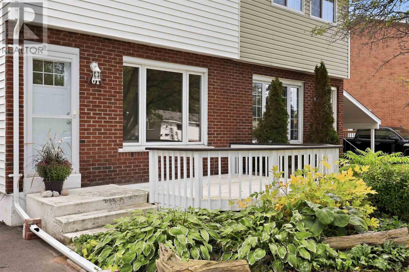 61 Williams ST - Photo 3