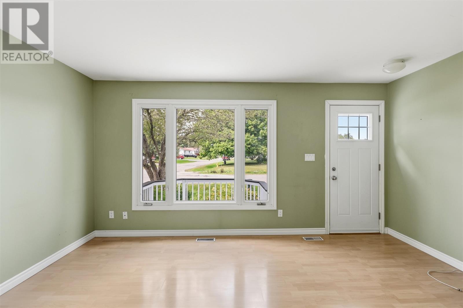 61 Williams ST - Photo 4